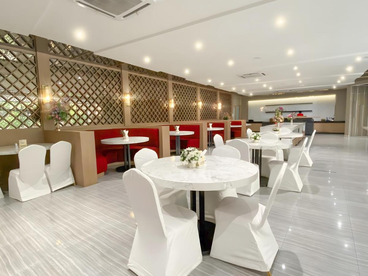 Srilamduan Hotel Sisaket Exteriör bild