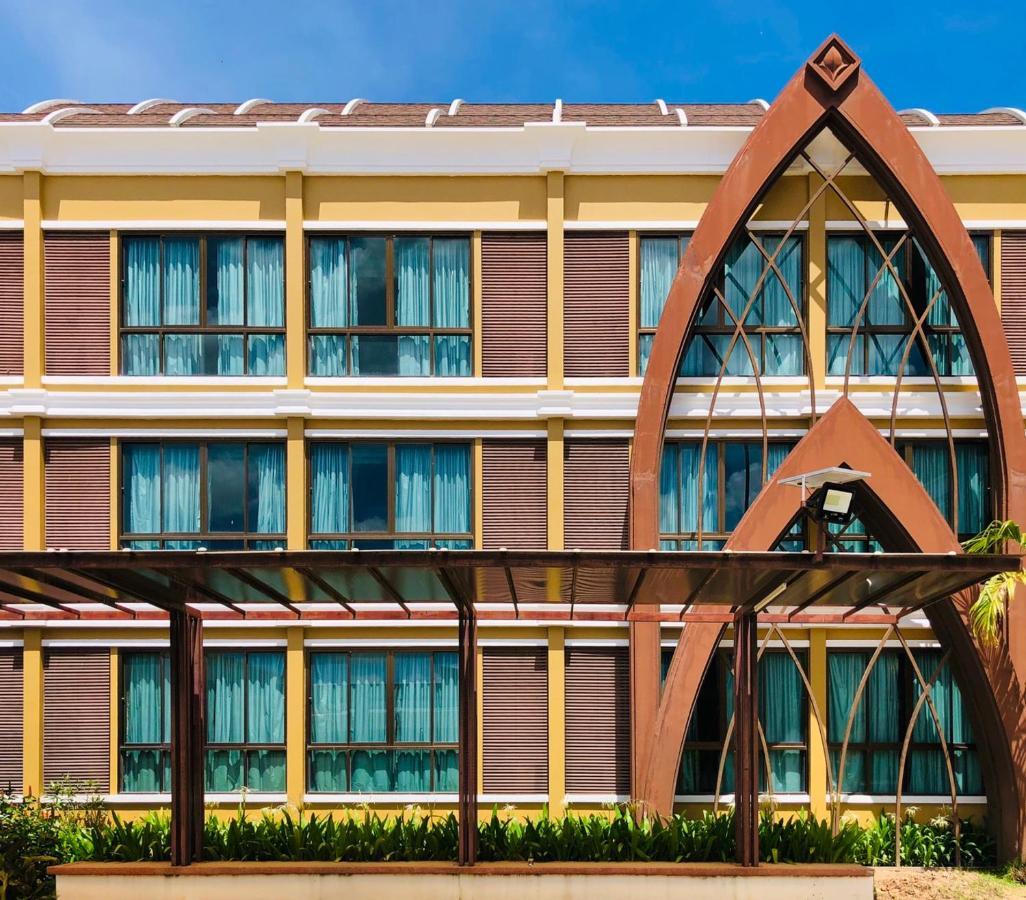 Srilamduan Hotel Sisaket Exteriör bild
